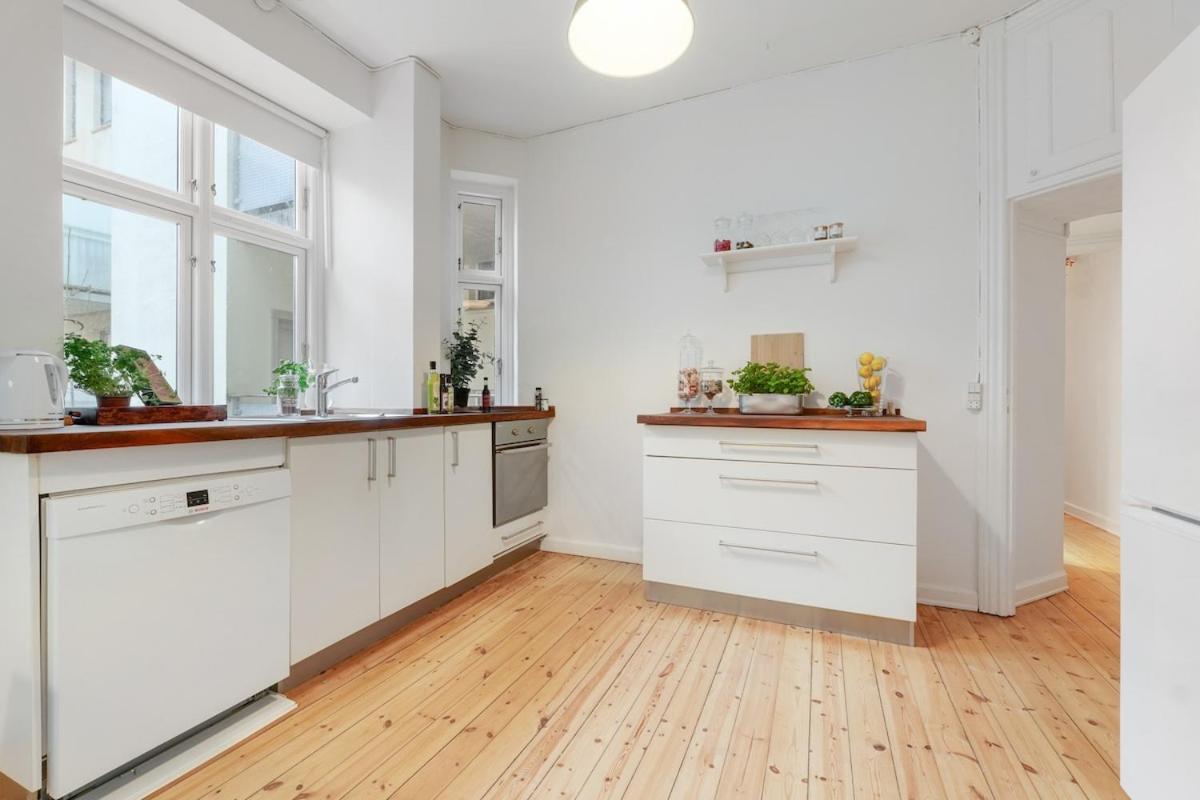 Spacious And Stylish In Cph *